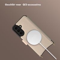 Selencia Riva Bookcase met MagSafe en Koord Samsung Galaxy A57 (5G) - Beige