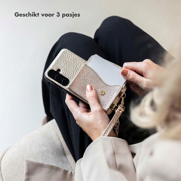 Selencia Sera Telefoonhoes met Koord en Envelop Pashouder Apple iPhone 17 - Champagne