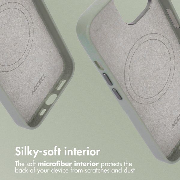 Accezz Leather Back Cover with MagSafe Apple iPhone 15 - Light Grey