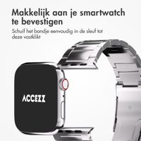 Accezz Mat Titanium bandje Apple Watch Series 1 t/m 9 / SE (38/40/41 mm) | Series 10 / 11 (42 mm) - Zilver