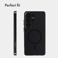 Accezz Lite Case with MagSafe | Fluted | Samsung Galaxy S26 Ultra - Black