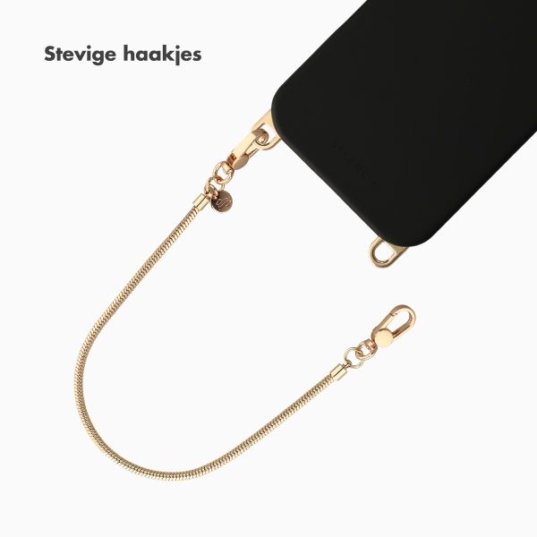 Selencia Rivièra MagSafe Backcover met afneembare haakjes voor de Apple iPhone 12 / 12 Pro - Velvet Black + Sleek Chain Polskoord - Gold