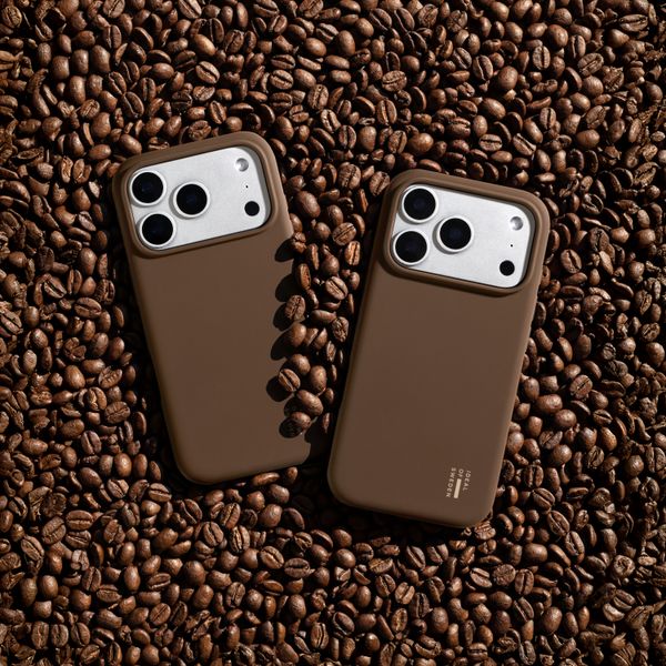 iDeal of Sweden Silicone Case with MagSafe Apple iPhone 16 Pro Max - Mocha Mousse