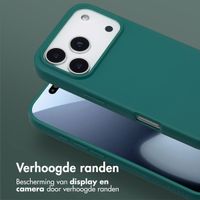 Selencia Siliconen hoesje met afneembaar koord Apple iPhone 17 Pro - Donkergroen