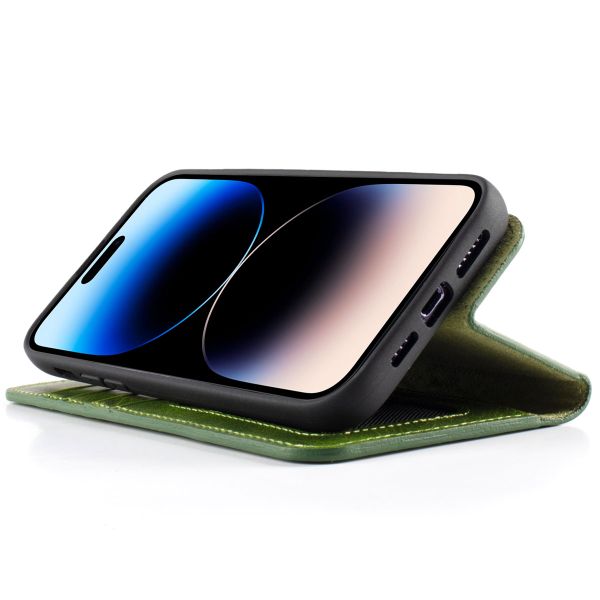 Wachikopa Magic Bookcase 2-in-1 iPhone 14 Pro - Forest Green