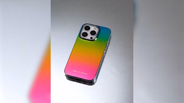 iDeal of Sweden Mirror Case Apple iPhone 15 Pro Max - Rainbow
