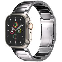 Accezz Glans Titanium bandje Apple Watch Series 1 t/m 10 / SE / Ultra (2) (44/45/46/49 mm) - Zilver