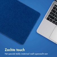 imoshion Teddy Hard Cover MacBook Pro 14 inch (2021 / 2023 M3 chip / 2024 M4 chip) - A2442 / A2779 / A2918 / A3112 / A3185 / A3401 - Cobalt Blue