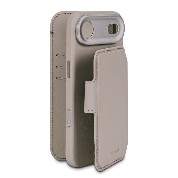 Decoded 2 in 1 Leather Detachable Wallet MagSafe Apple iPhone 17 Pro - Solid Clay