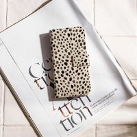 imoshion Design Bookcase iPhone 14 - Black And White Dots