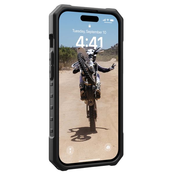 UAG Pathfinder Backcover MagSafe Apple iPhone 15 - Zwart