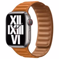 Apple Leather Link Apple Watch Series 1 t/m 9 / SE (38/40/41 mm) | Series 10 / 11 (42 mm) - Maat M/L - Golden Brown