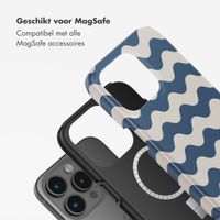 Selencia Vivid Tough Backcover met MagSafe iPhone 15 Pro Max - Wave Vibes Classic Blue