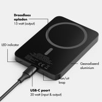 Selencia Vivid Powerbank 5.000 mAh - Draadloze Powerbank - Geschikt voor MagSafe en Qi - Black / Vintage Peony