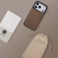 Selencia Riva Backcover met Pashouder Apple iPhone 17 Pro Max - Mocha Brown