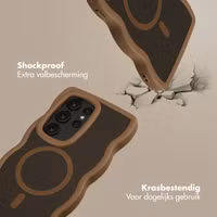 Selencia Wavy Backcover met MagSafe Samsung Galaxy S24 Ultra - Mocha Brown