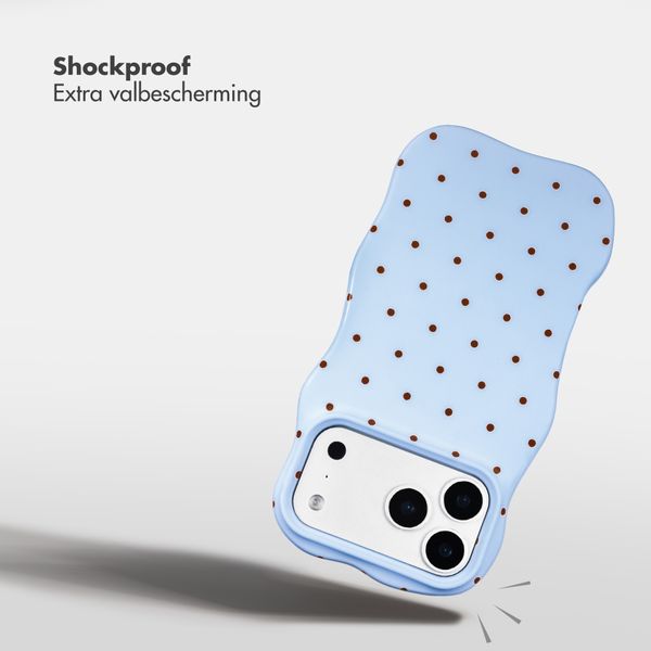 Selencia Vivid Wavy Backcover met MagSafe Apple iPhone 17 Pro Max - Happy Dots Digital Sky