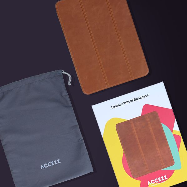 Accezz Leather Trifold Bookcase Apple iPad Pro 13 (2025) M5 / (2024) M4 - Cognac