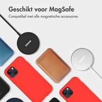 Accezz Liquid Silicone Backcover met MagSafe Apple iPhone 15 Pro Max - Rood