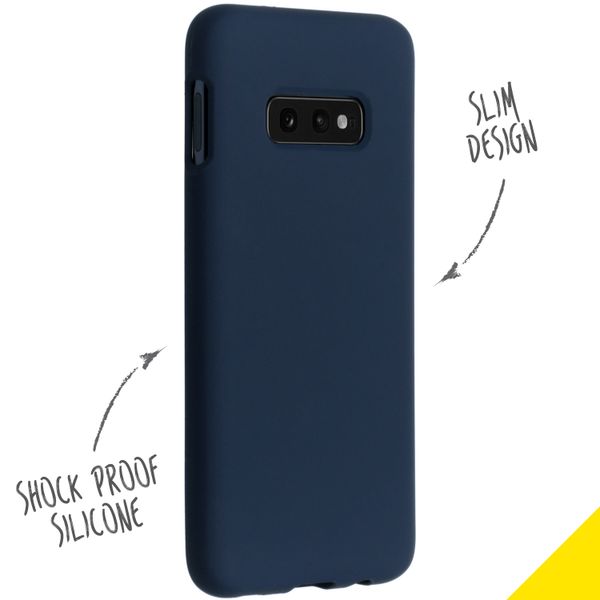 Accezz Liquid Silicone Backcover Samsung Galaxy S10e - Donkerblauw