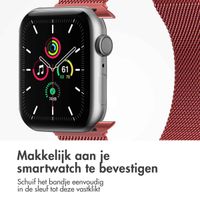imoshion Milanees magnetisch bandje Apple Watch Series 1 - 9 / SE (38/40/41 mm) | Series 10 / 11 (42 mm) - Maat M - Rood