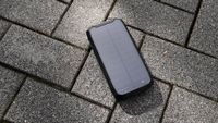 imoshion Solar Powerbank 30.000 mAh - Draadloze powerbank op zonne-energie - Quick Charge en Power Delivery - Zwart