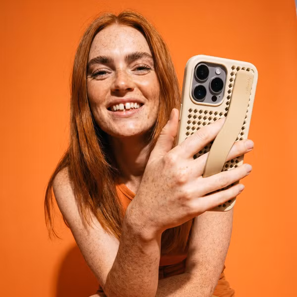 Callbuddy Hoesje met Strap Apple iPhone 16 Pro Max - Sand Glow