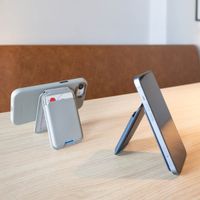 Accezz Leren Wallet met standaard - Geschikt voor MagSafe en Qi2 - Light Grey