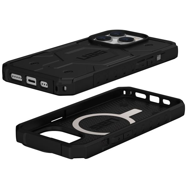UAG Pathfinder Backcover MagSafe Apple iPhone 14 Pro - Zwart