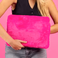 imoshion Fluffy Laptop hoes 15-16 inch - Laptopsleeve - Hot Pink