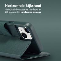 Accezz Leather Bookcase 2-in-1 met MagSafe Apple iPhone 15 - Cedar Green