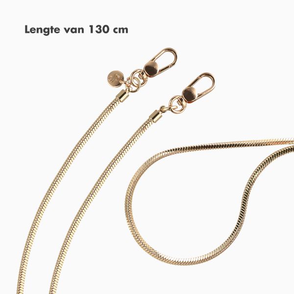 Selencia Rivièra MagSafe Backcover met afneembare haakjes voor de Apple iPhone 17e / 16e - Velvet Black + Sleek Chain (130 cm) - Gold