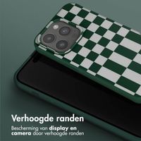 Selencia Siliconen design hoesje met afneembaar koord iPhone 15 Pro - Irregular Check Green