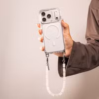 Selencia Rivièra MagSafe Back Cover with detachable hooks Apple iPhone 16 Pro - Transparent