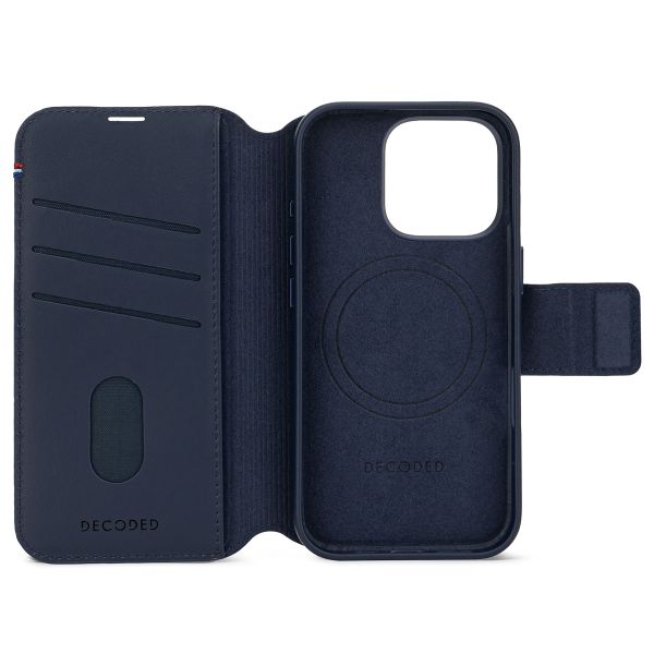 Decoded 2 in 1 Leather Detachable Wallet MagSafe iPhone 16 Pro - Navy