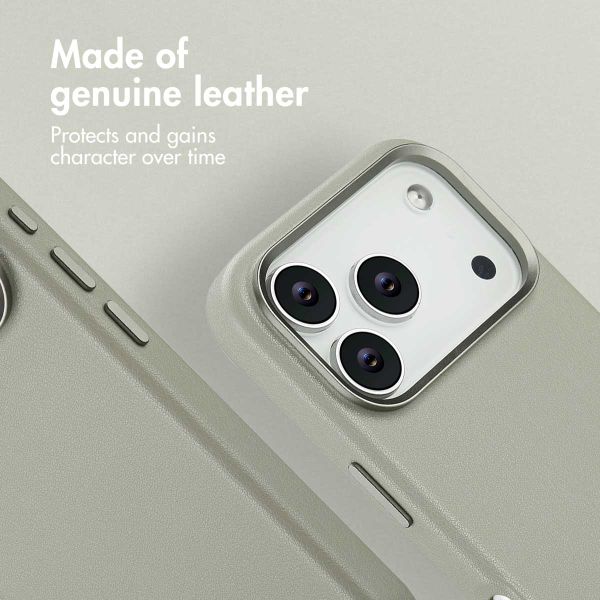 Accezz Leather Back Cover with MagSafe Apple iPhone 17 Pro - Light Grey