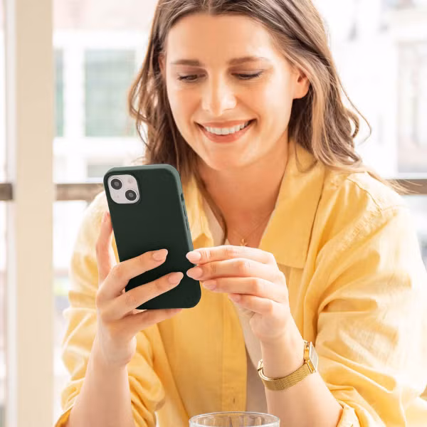 Accezz Liquid Silicone Backcover Samsung Galaxy A34 (5G) - Donkergroen