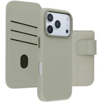 Accezz Leather Bookcase 2-in-1 met MagSafe Apple iPhone 18 Pro Max / 17 Pro Max - Light Grey