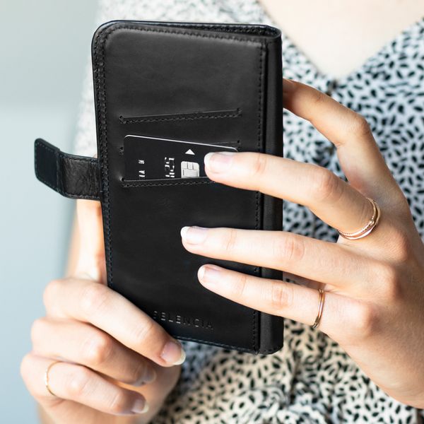 Selencia Echt Leren Bookcase Apple iPhone Xs Max - Zwart