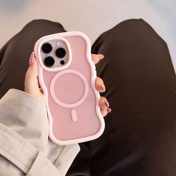 Selencia Wavy Backcover met MagSafe Apple iPhone 12 (Pro) - Soft Pink