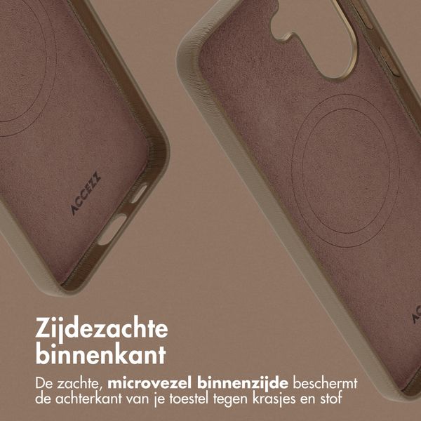 Accezz MagSafe Leather Backcover Samsung Galaxy A57 (5G) - Coffee Brown