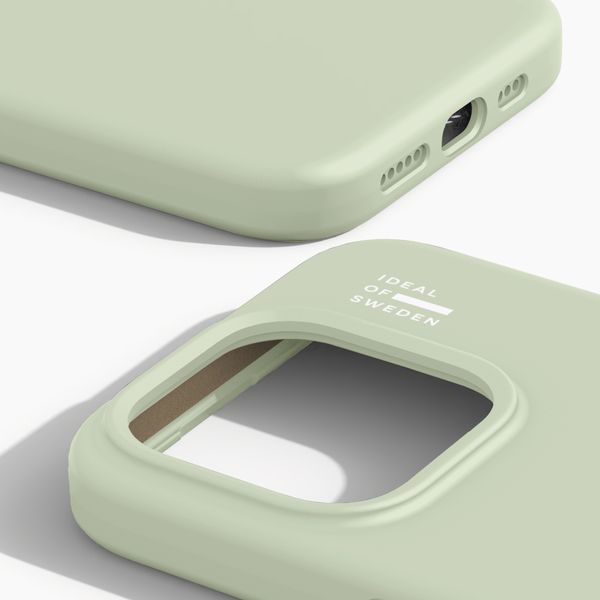 iDeal of Sweden Silicone Case met MagSafe Apple iPhone 15 Pro - Sage Green