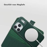 Selencia Olyn Uitneembare Bookcase met MagSafe Apple iPhone 17 Pro - Groen