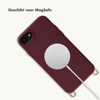 Selencia Rivièra MagSafe Backcover met afneembare haakjes Apple iPhone SE (2022 / 2020) / 8 / 7 / 6(s) - Bold Burgundy