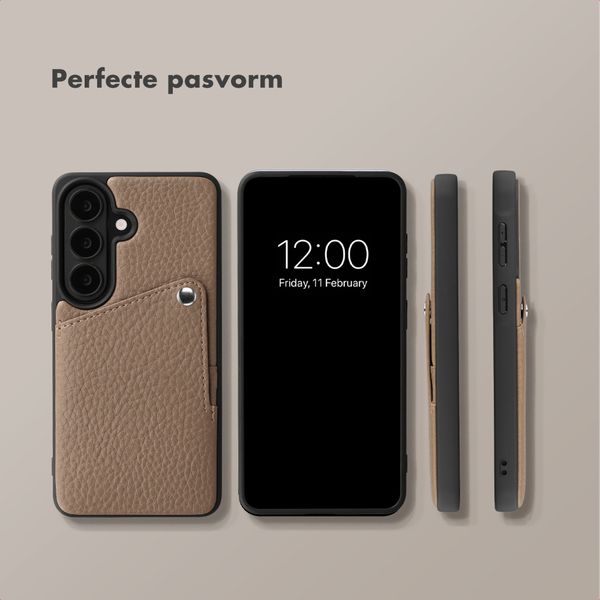 Selencia Riva Backcover met Pashouder Samsung Galaxy S26 Plus - Mocha Brown