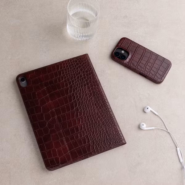 Selencia Croco Bookcase Apple iPad 11 (2025) 11 inch A16 / iPad 10 (2022) 10.9 inch - Burgundy