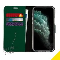 Accezz Wallet Softcase Bookcase Apple iPhone 12 (Pro) - Groen