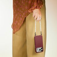 Selencia Rivièra MagSafe Backcover met afneembare haakjes Apple iPhone SE (2022 / 2020) / 8 / 7 - Bold Burgundy