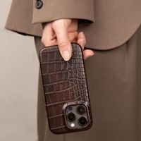 Selencia Croco Backcover met MagSafe Apple iPhone 16 - Choco Brown