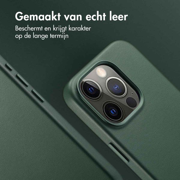 Accezz MagSafe Leather Backcover Apple iPhone 15 Pro - Cedar Green